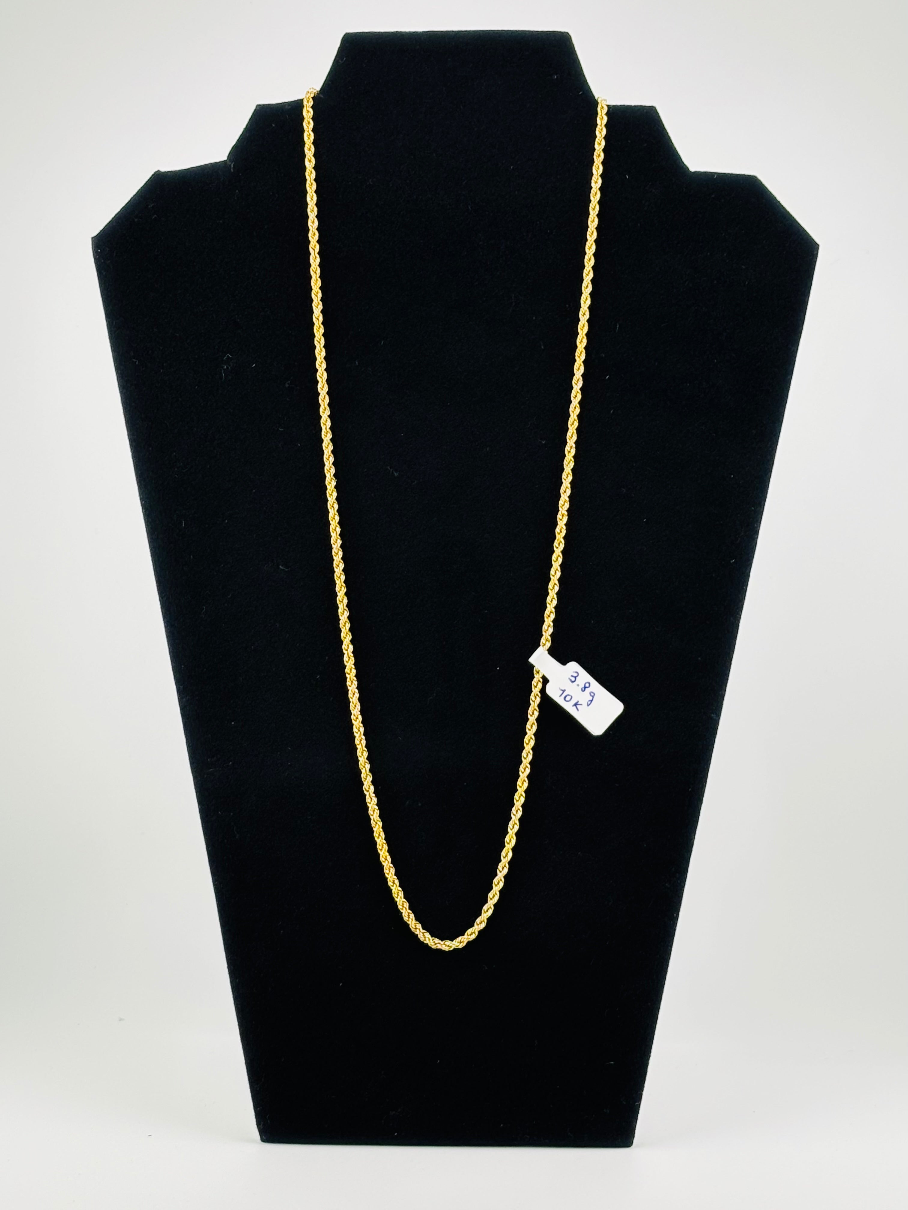 Cadena torsal o modelo soga en oro 10K.Pesa 3.8 gramos