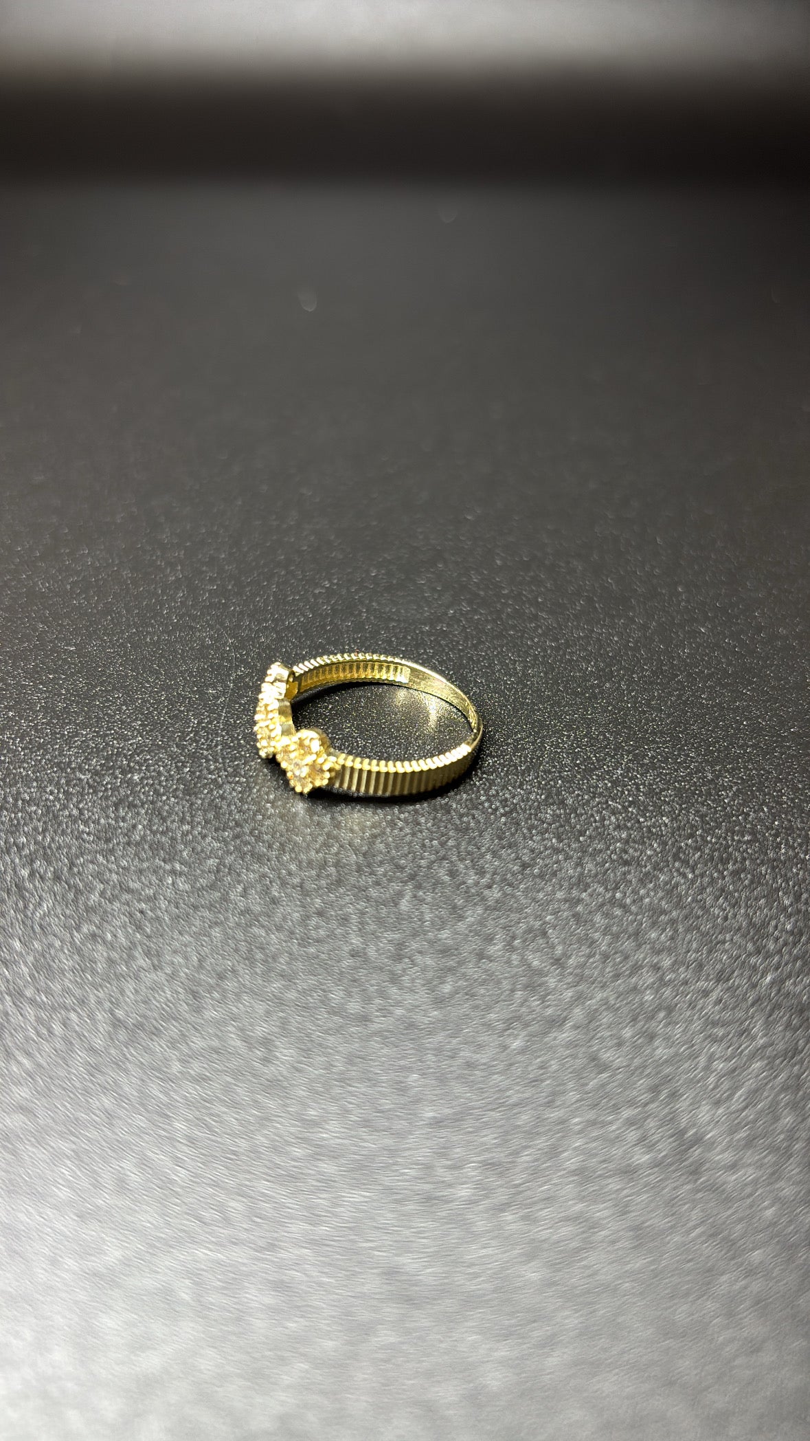 Anillo de mujer en oro 10K