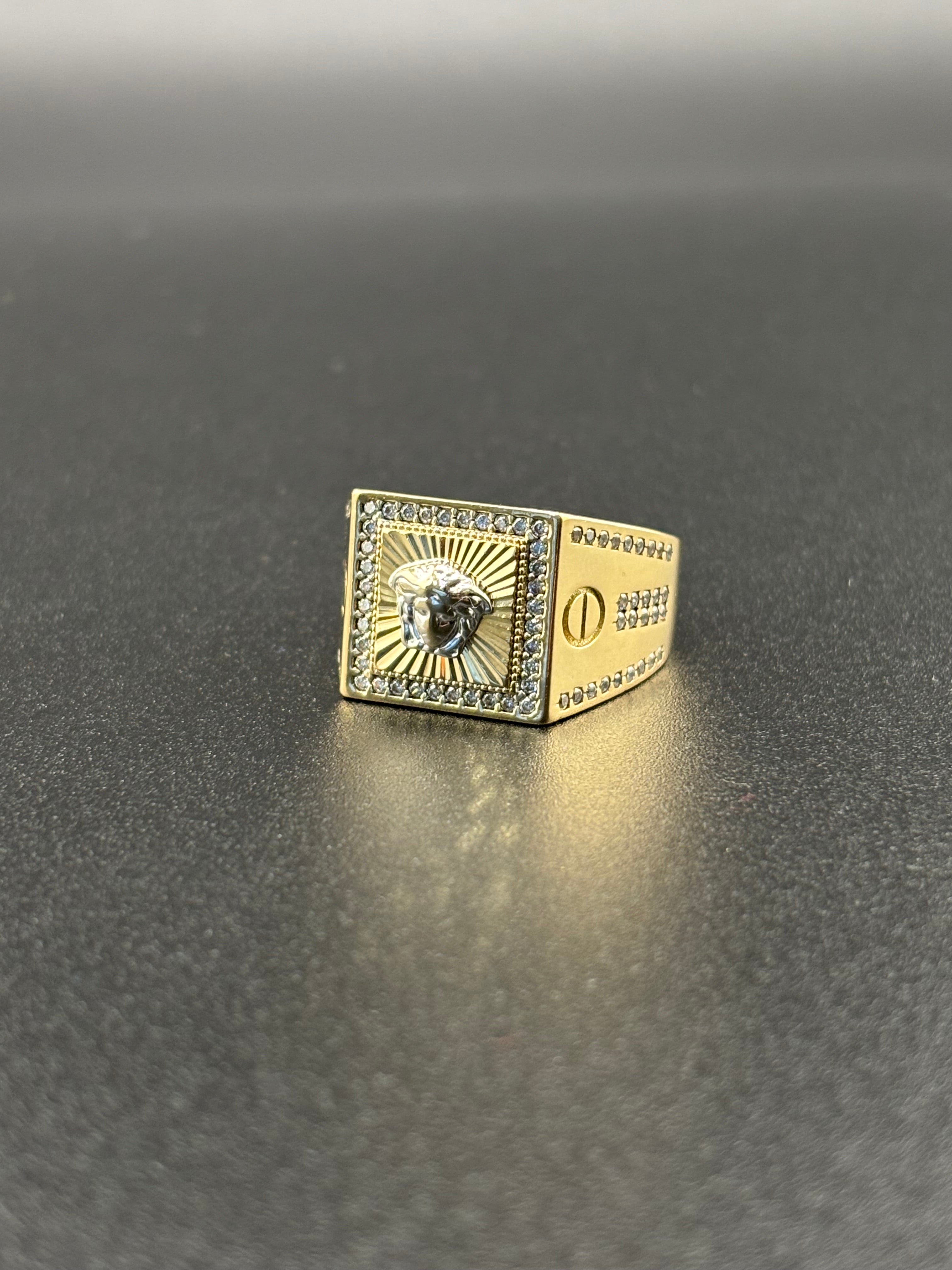 Anillo versace de hombre en oro 14K