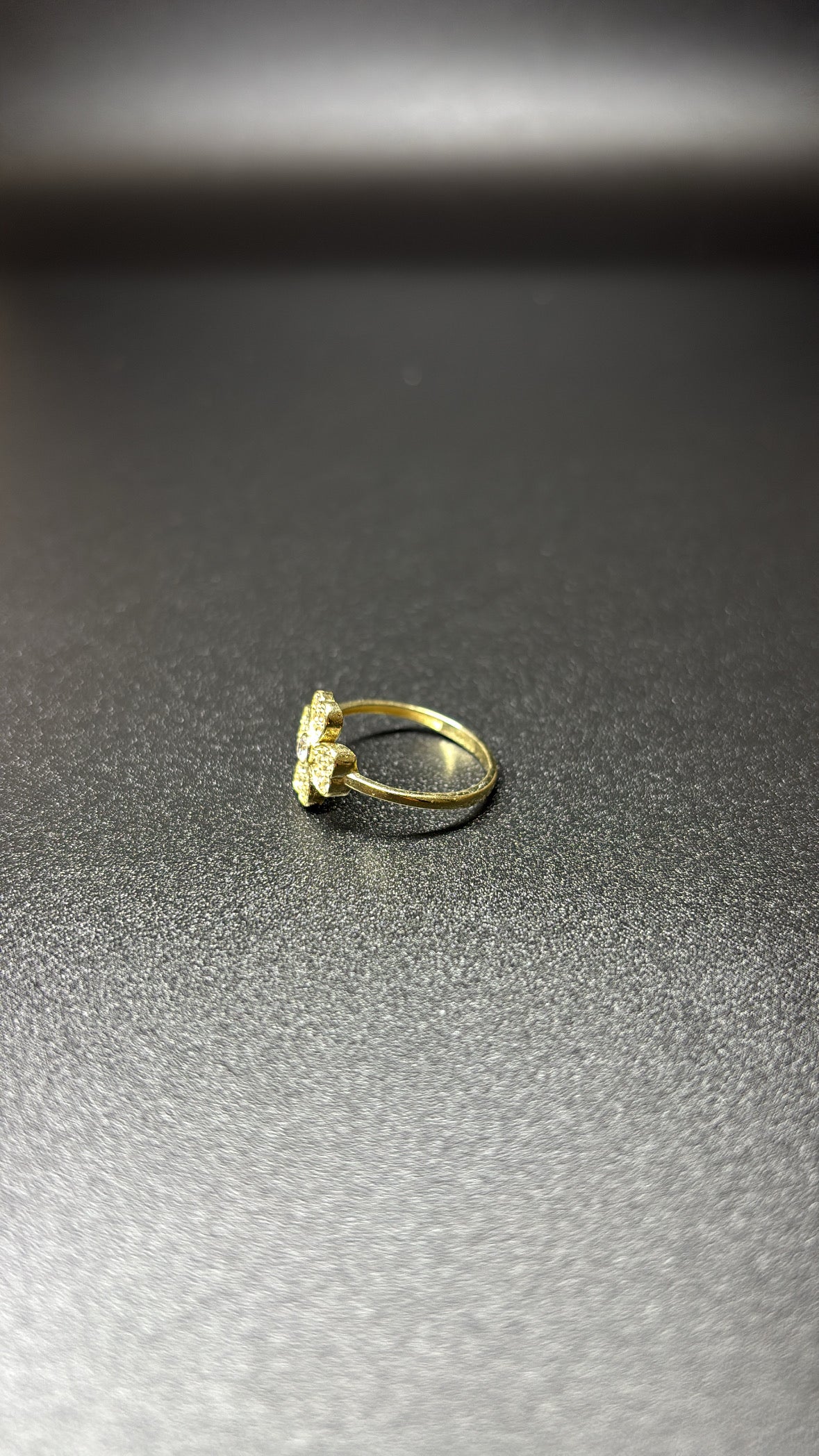 Anillo de flores en oro 10K