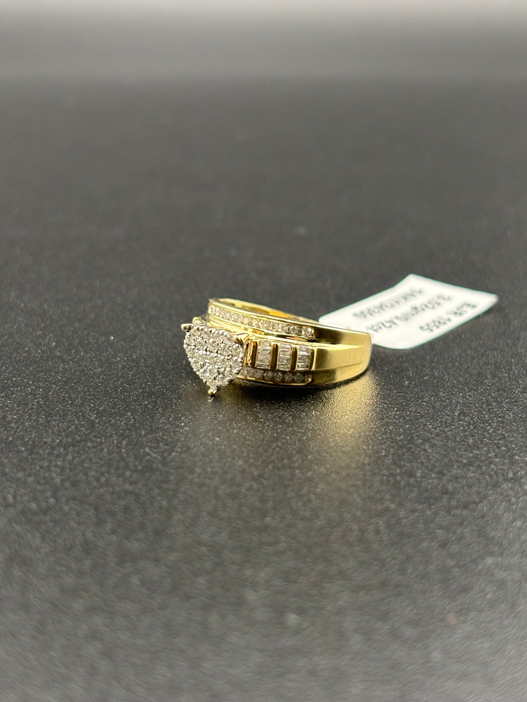 Anillo de mujer en oro 14K con diamantes naturales