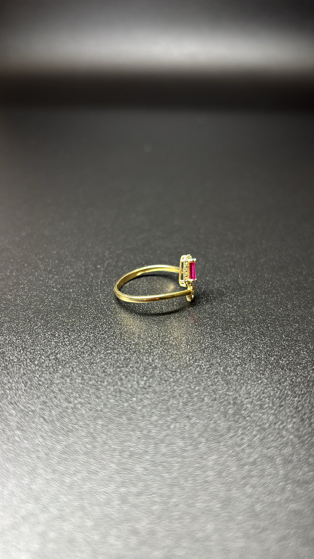 Anillo de mujer en oro 10K