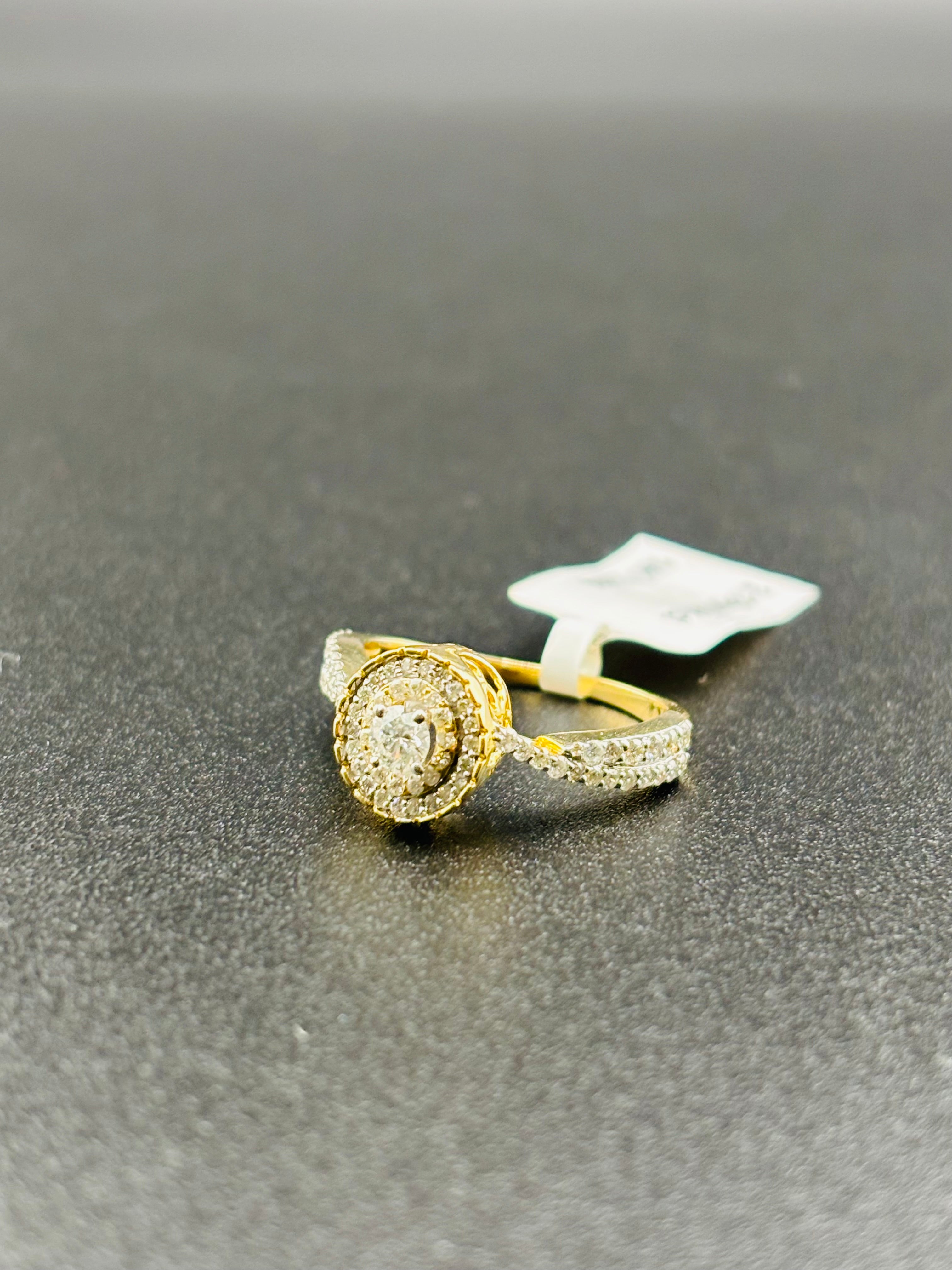 Anillo de mujer en oro 14K con diamantes naturales